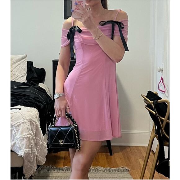 Kimchi Blue Allison Mesh Cold-Shoulder Pink Mini Dress Small - Picture 1 of 9